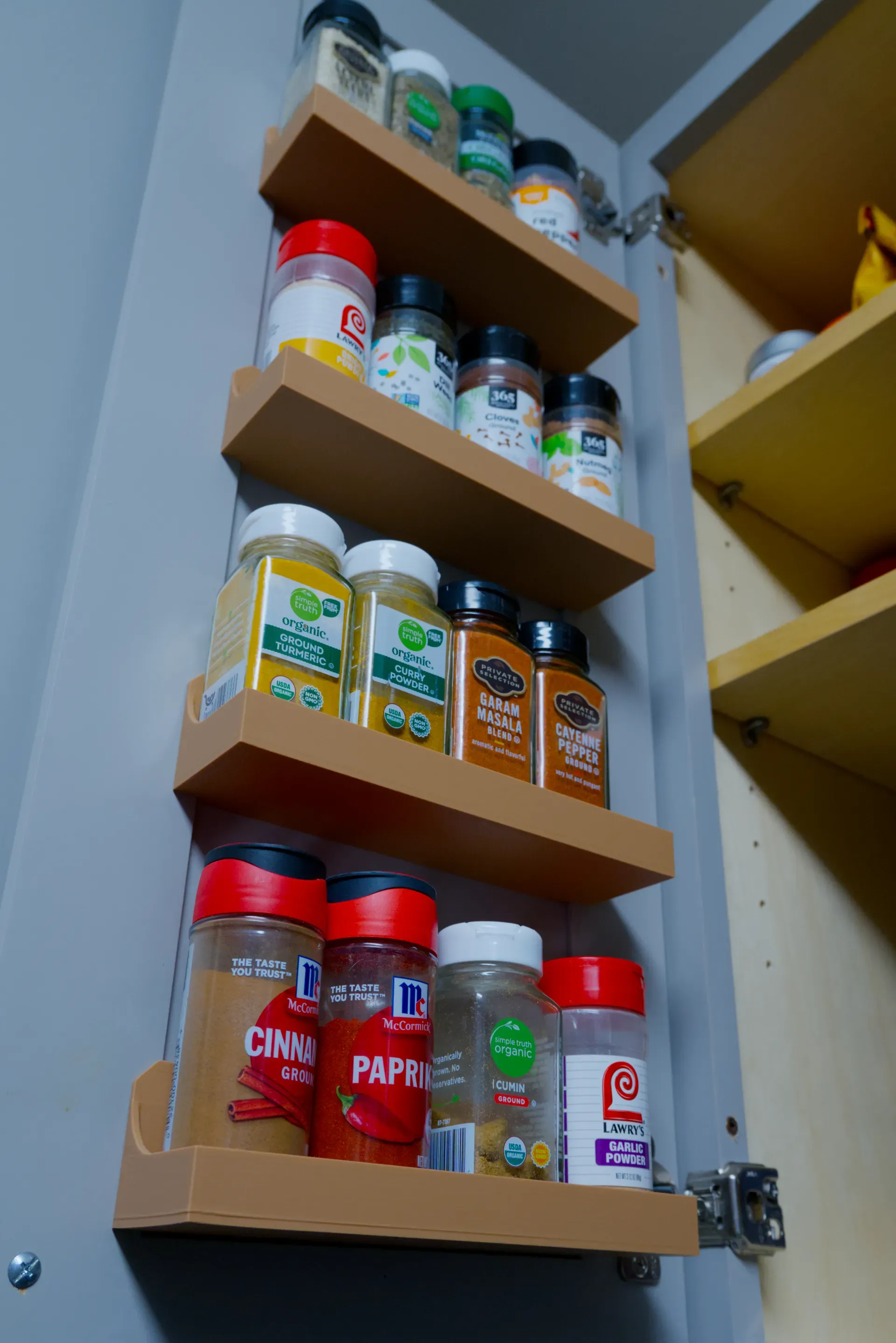 spices on 3d printed shelves